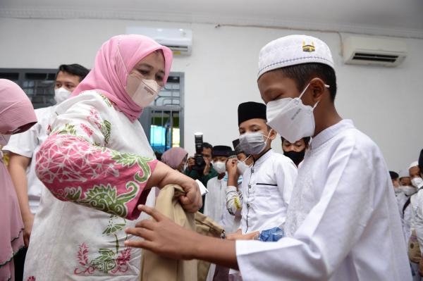 Nawal Lubis Hadiri Milad II FAHMI UMMI, Dorong Penguatan Keagamaan di Desa